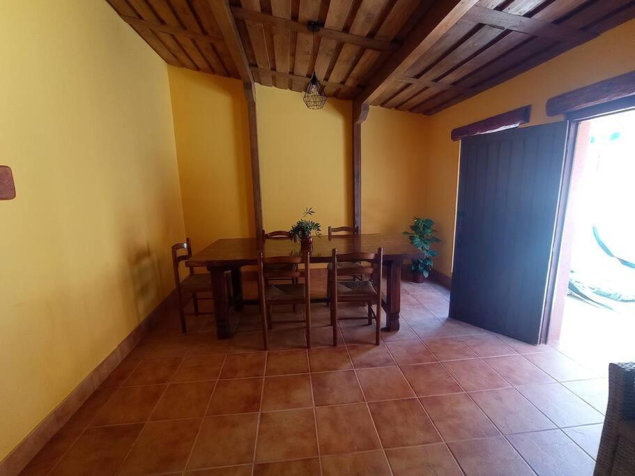Vila Agradable Casa Antigua Reformada Con Patio Espejon Exteriér fotografie